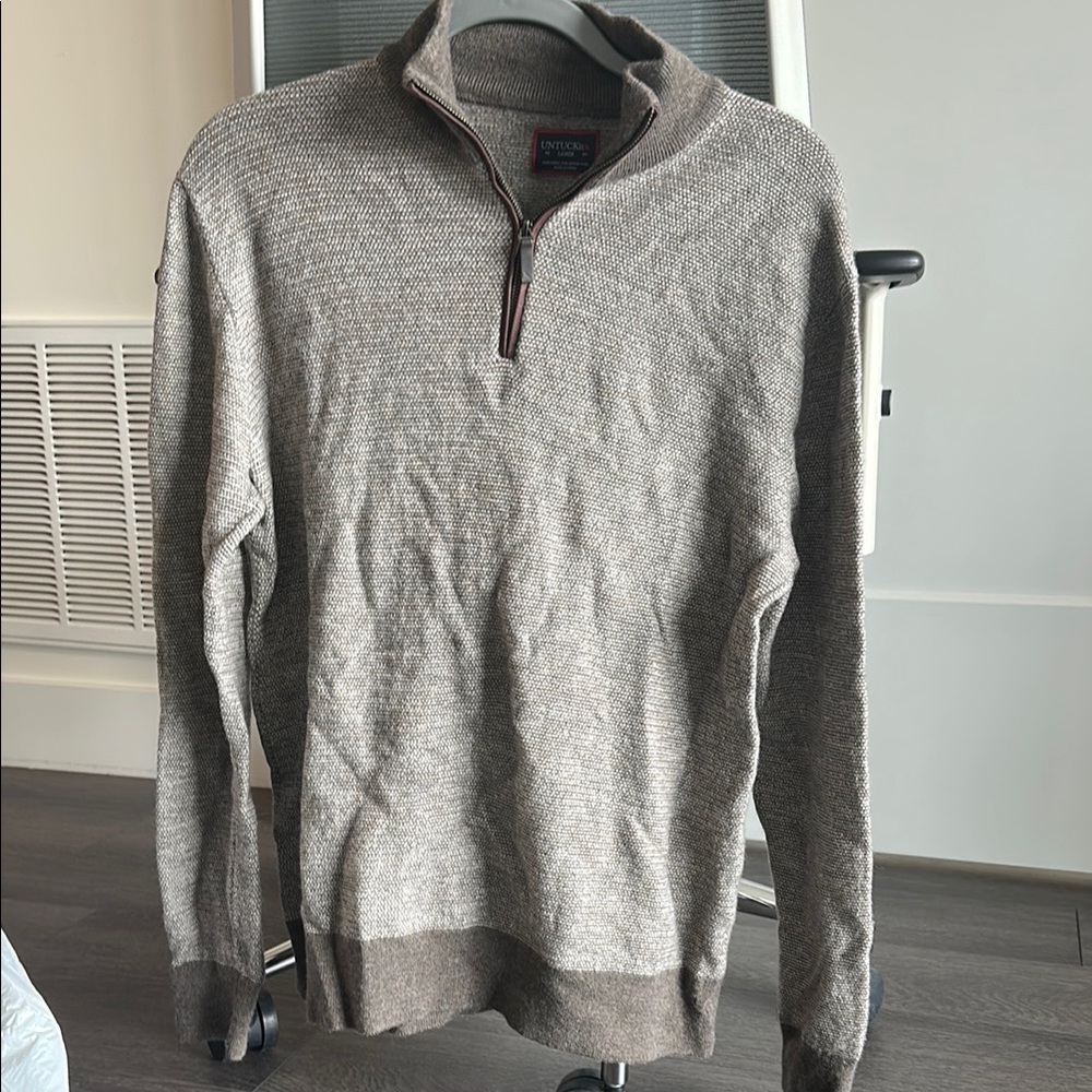 UNTUCKit Men's Sweater